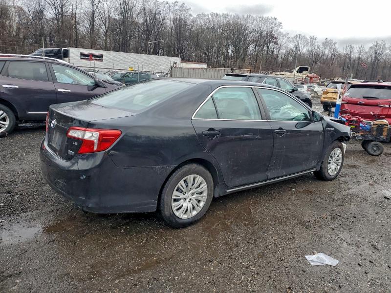 Photo 3 from auction – 2014 TOYOTA CAMRY HYBR with VIN 4T1BD1FK5EU136342