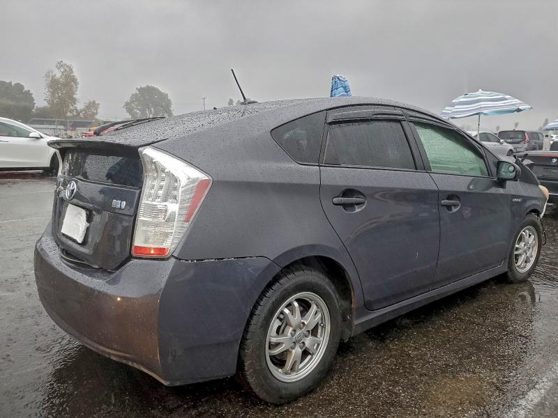 Photo 3 from auction – 2011 TOYOTA PRIUS with VIN JTDKN3DU3B0325821