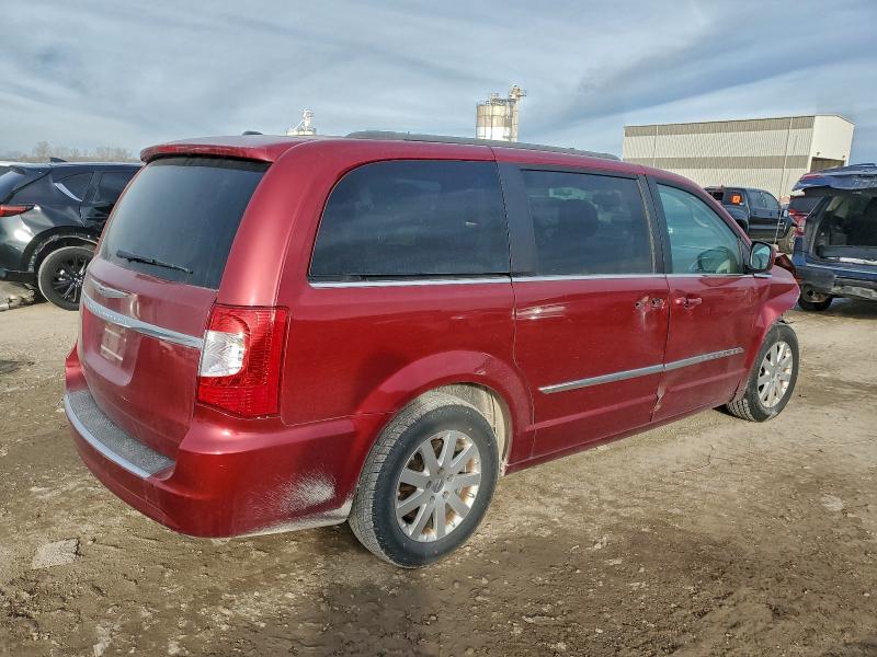Photo 3 from auction – 2016 CHRYSLER TOWN & COU with VIN 2C4RC1BG2GR269079