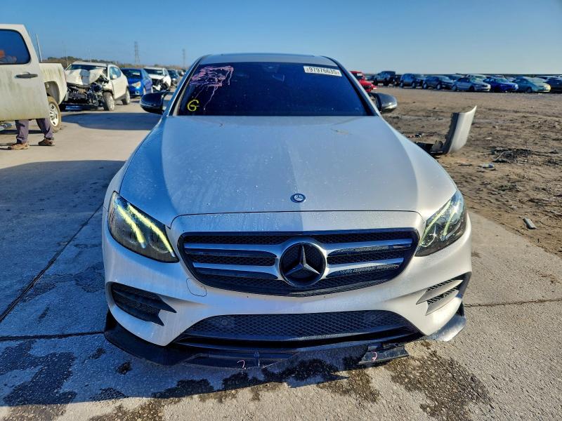 Photo 5 from auction – 2017 MERCEDES-BENZ E 300 with VIN WDDZF4JBXHA097569