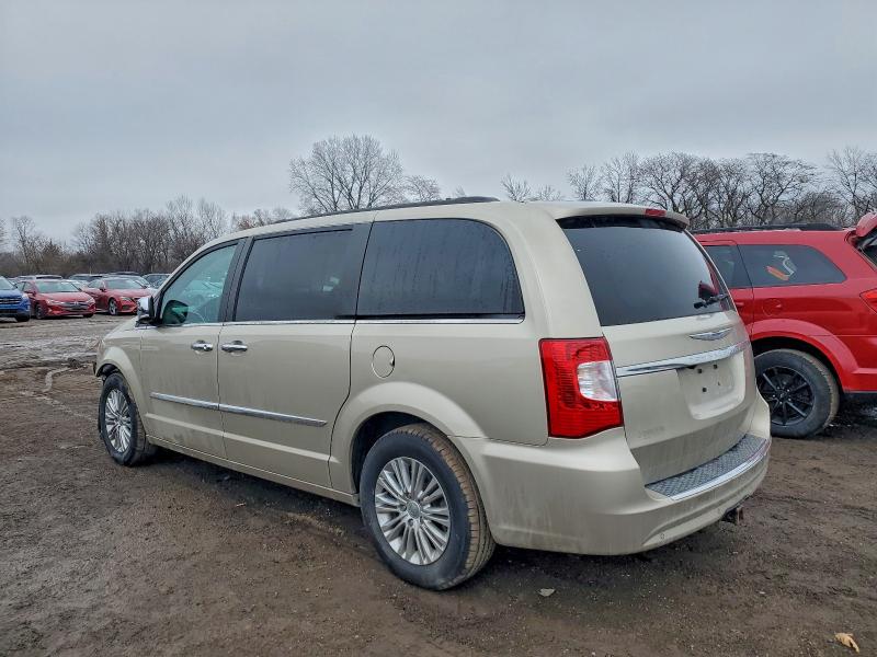 Photo 2 from auction – 2015 CHRYSLER TOWN & COU with VIN 2C4RC1CG3FR621132