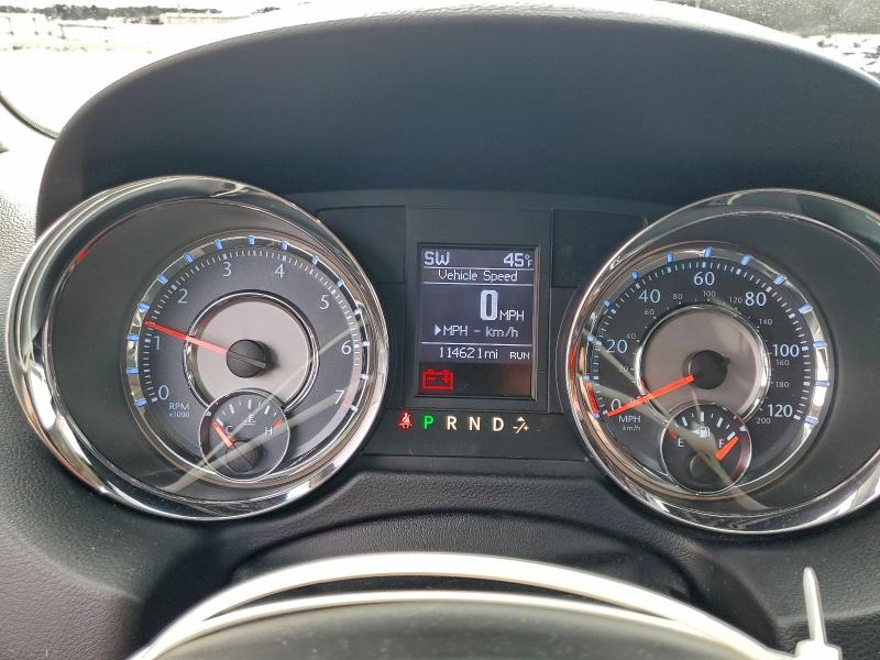 Photo 9 from auction – 2016 CHRYSLER TOWN & COU with VIN 2C4RC1GG1GR134023
