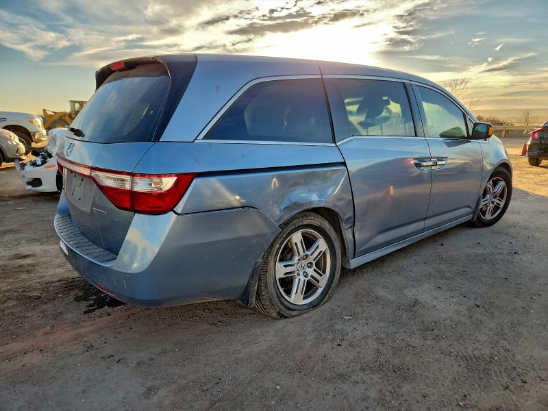 Photo 3 from auction – 2011 HONDA ODYSSEY TO with VIN 5FNRL5H97BB060862