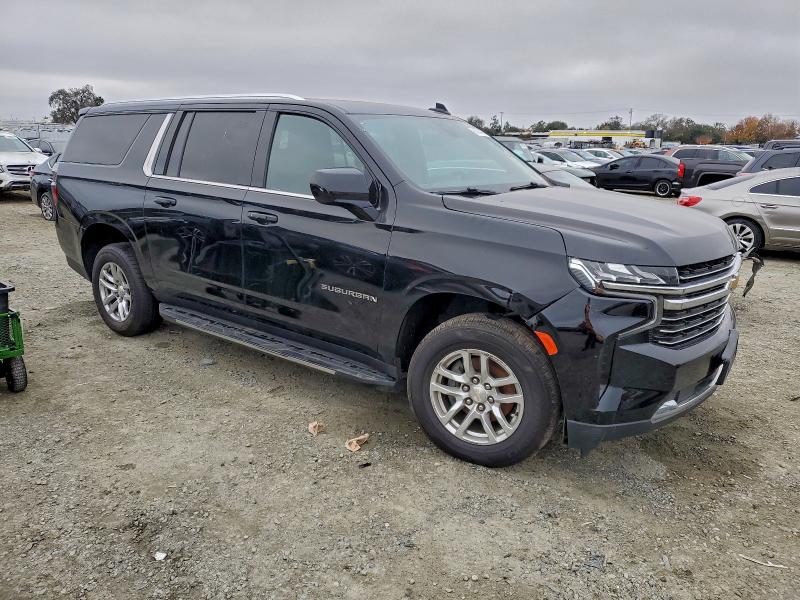 Photo 4 from auction – 2021 CHEVROLET SUBURBAN C with VIN 1GNSCCKD3MR197658
