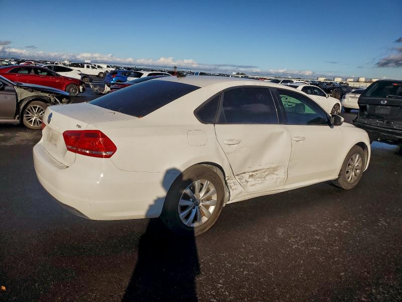 Photo 3 from auction – 2014 VOLKSWAGEN PASSAT S with VIN 1VWAT7A30EC111728