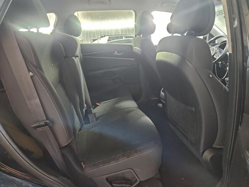 Photo 10 from auction – 2016 KIA SORENTO LX with VIN 5XYPG4A36GG124580