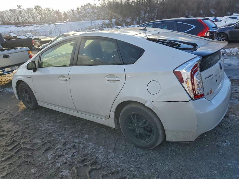 Photo 2 from auction – 2013 TOYOTA PRIUS with VIN JTDKN3DU1D0352969