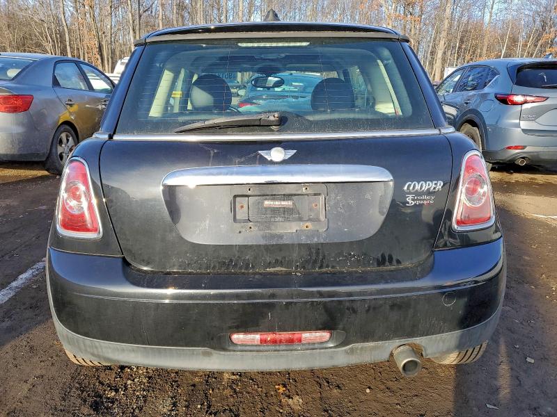 Photo 6 from auction – 2011 MINI COOPER with VIN WMWSU3C59BT251913