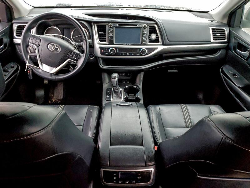 صورة رقم 8 من المزاد - 2018 TOYOTA HIGHLANDER مع VIN 5TDJZRFH6JS825048
