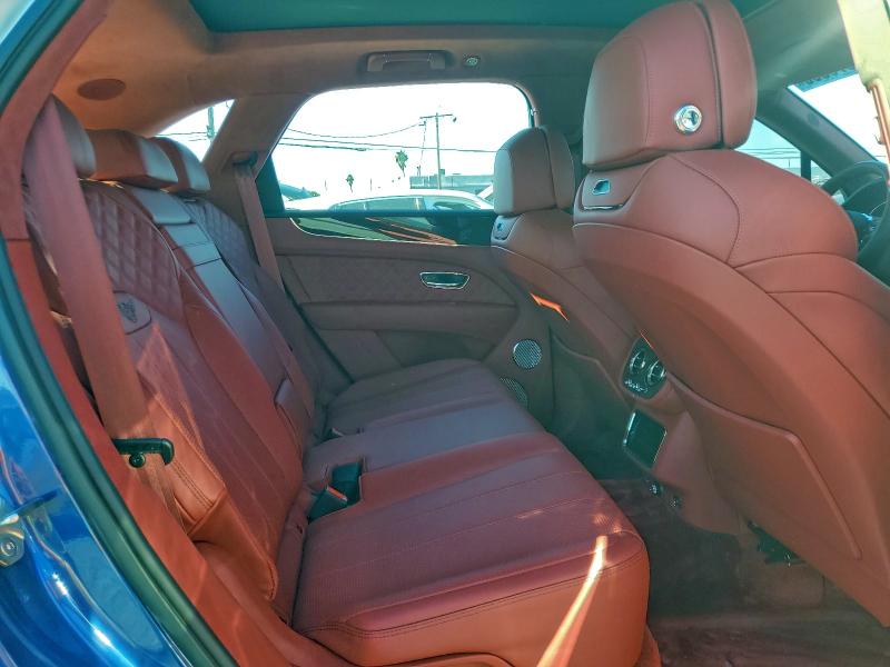 Photo 11 from auction – 2023 BENTLEY BENTAYGA with VIN SJAAT2ZV8PC019914