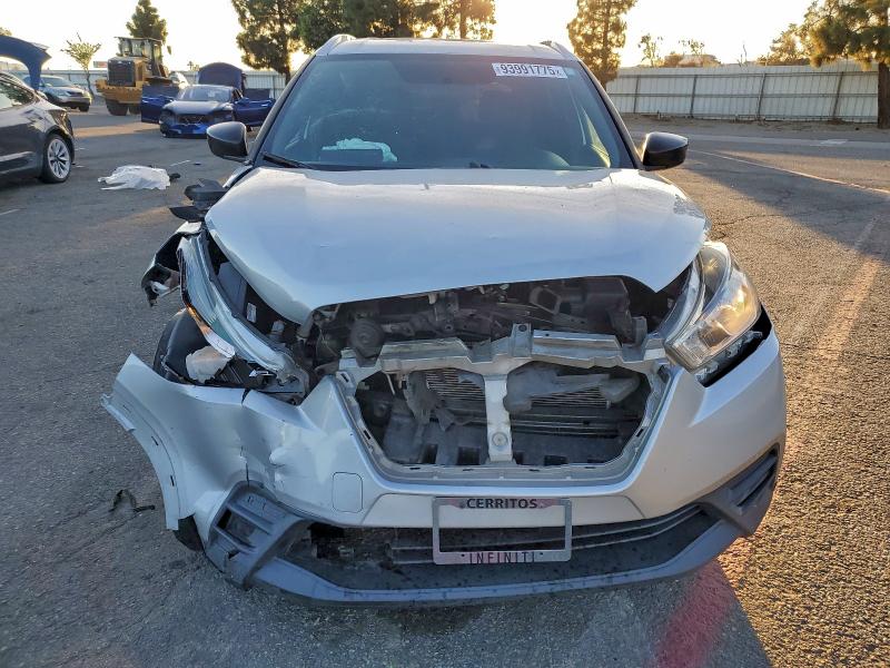 Photo 5 from auction – 2019 NISSAN KICKS S with VIN 3N1CP5CU3KL481343