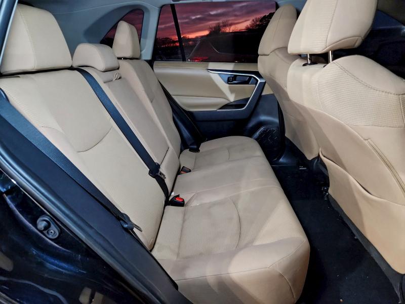 Photo 11 from auction – 2019 TOYOTA RAV4 LE with VIN 2T3H1RFV0KW054341