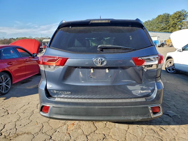 Photo 6 from auction – 2018 TOYOTA HIGHLANDER with VIN 5TDYZRFH5JS253274