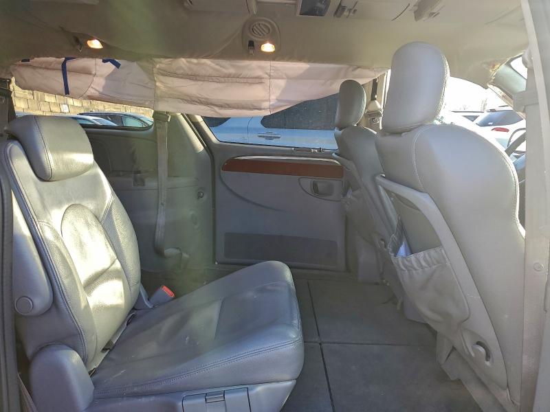 Photo 11 from auction – 2005 CHRYSLER TOWN & COU with VIN 2C8GP64L35R409641
