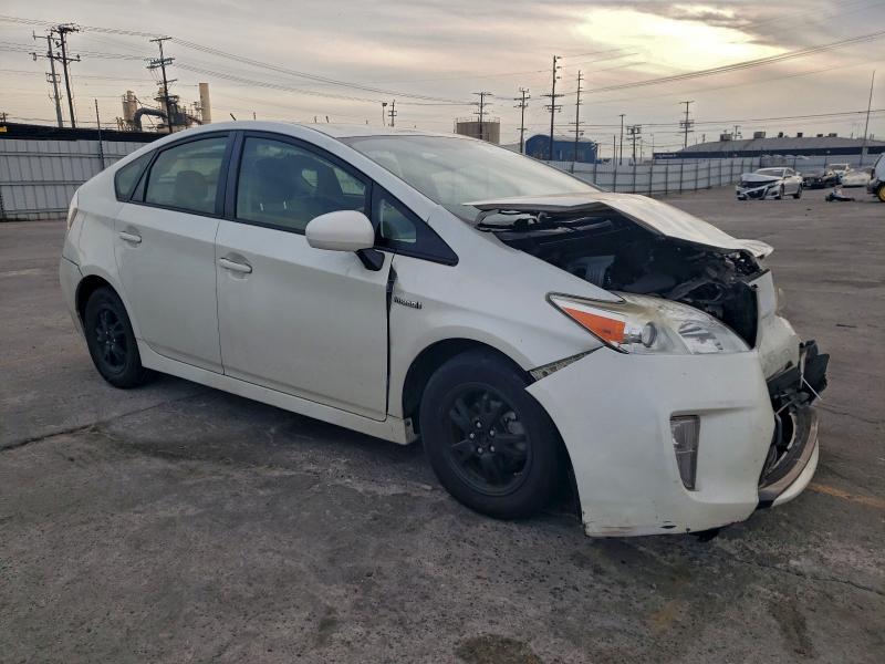 Фото 4 с аукциона – 2015 TOYOTA PRIUS с VIN JTDKN3DU3F0467057