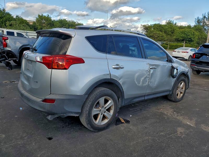 Photo 3 from auction – 2013 TOYOTA RAV4 XLE with VIN JTMWFREV0D5002552
