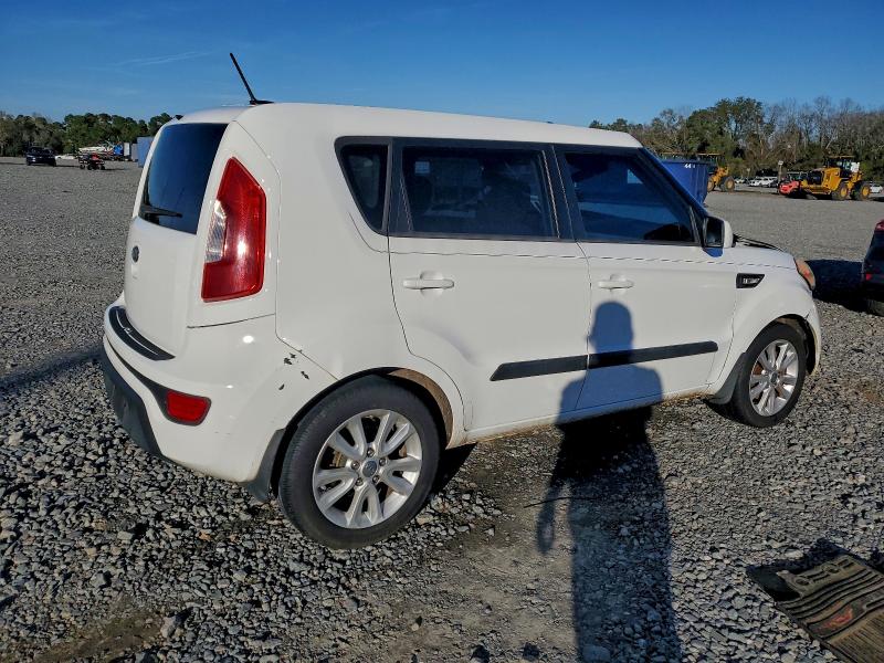 Photo 3 from auction – 2013 KIA SOUL with VIN KNDJT2A5XD7767398