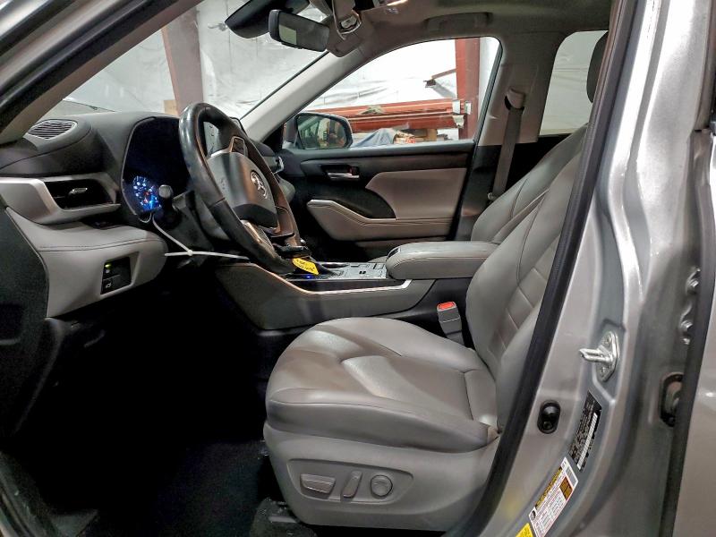 Photo 7 from auction – 2022 TOYOTA HIGHLANDER with VIN 5TDGBRCH4NS557707