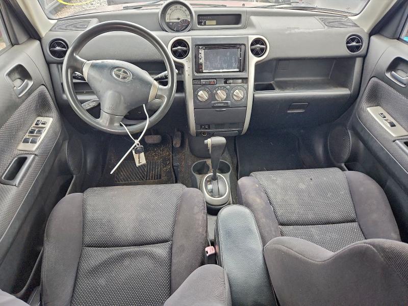 Photo 8 from auction – 2005 TOYOTA SCION XB with VIN JTLKT324850178686