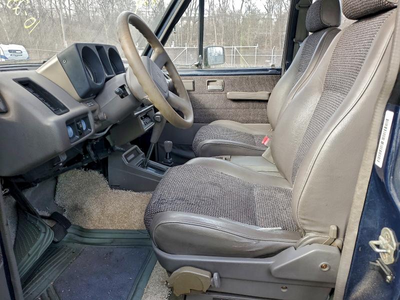 Photo 7 from auction – 1991 ISUZU TROOPER with VIN JACCH58R0M8909125