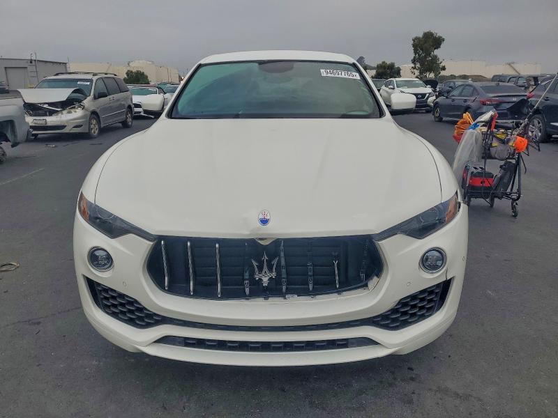 Photo 5 from auction – 2019 MASERATI LEVANTE with VIN ZN661XUA2KX310422