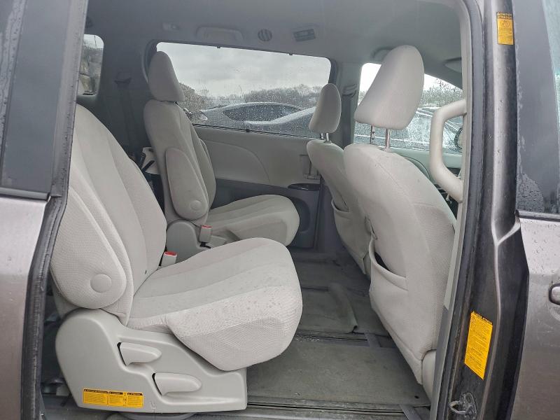 Photo 11 from auction – 2014 TOYOTA SIENNA LE with VIN 5TDJK3DC4ES074630