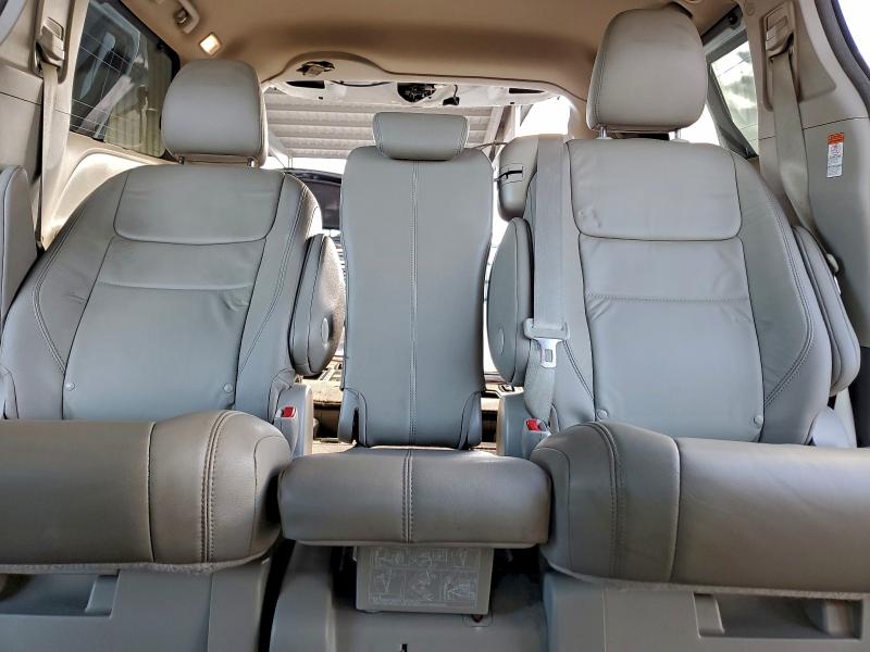 Photo 10 from auction – 2015 TOYOTA SIENNA XLE with VIN 5TDYK3DC3FS682641