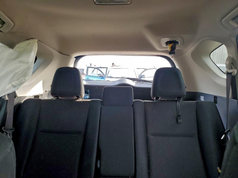 Photo 10 from auction – 2018 TOYOTA RAV4 LE with VIN JTMZFREV2JJ158480
