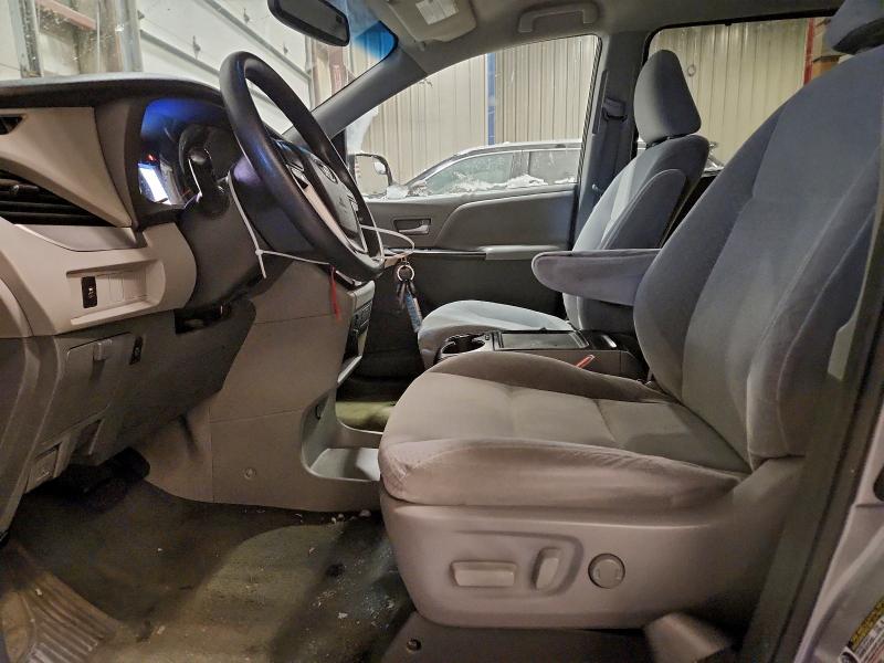 Photo 7 from auction – 2016 TOYOTA SIENNA LE with VIN 5TDKK3DC9GS717397