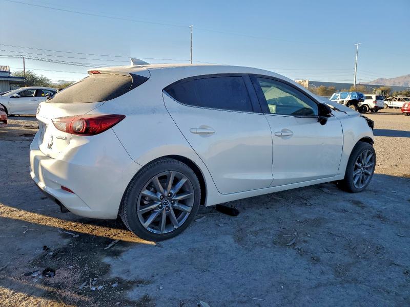 Photo 3 from auction – 2018 MAZDA 3 with VIN 3MZBN1L36JM276961
