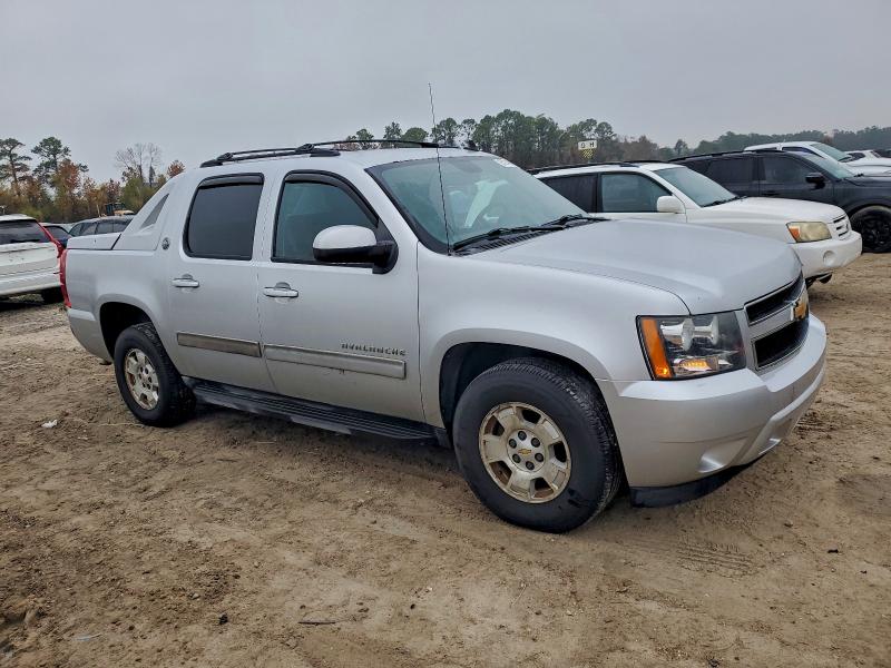 Photo 4 from auction – 2013 CHEVROLET AVALANCHE with VIN 3GNMCEE09DG370807