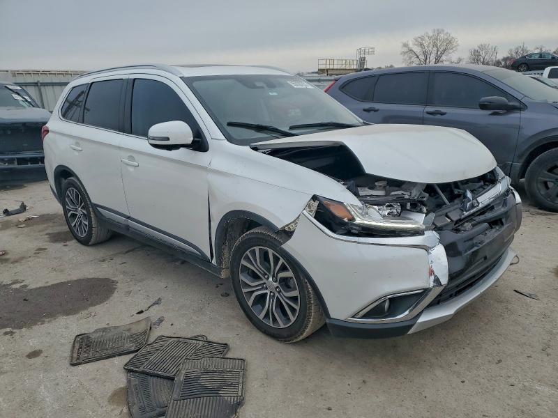 Photo 4 from auction – 2017 MITSUBISHI OUTLANDER with VIN JA4AZ3A34HZ063219