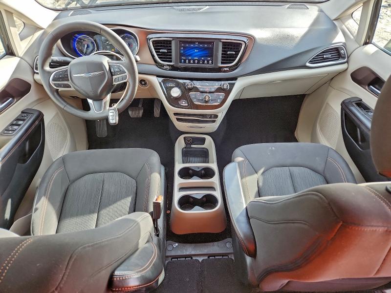 Photo 8 from auction – 2018 CHRYSLER PACIFICA L with VIN 2C4RC1CG4JR246926