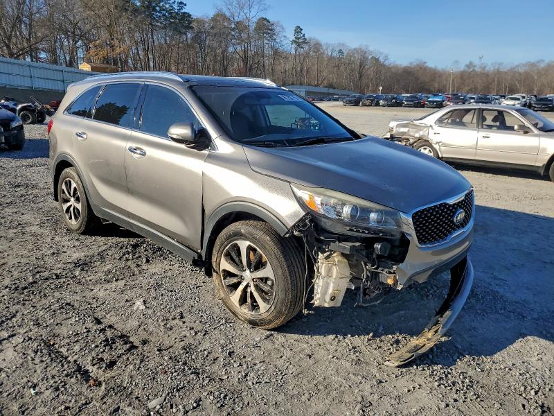 Photo 4 from auction – 2016 KIA SORENTO EX with VIN 5XYPH4A17GG067849