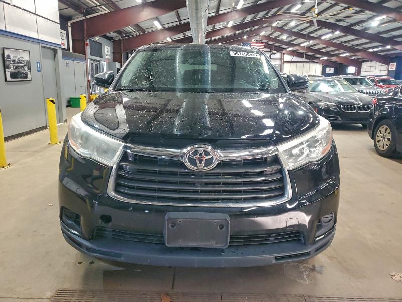 Photo 5 from auction – 2015 TOYOTA HIGHLANDER with VIN 5TDBKRFHXFS145427