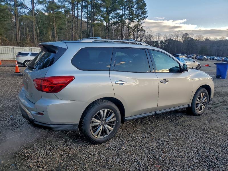 Photo 3 from auction – 2018 NISSAN PATHFINDER with VIN 5N1DR2MM4JC641065