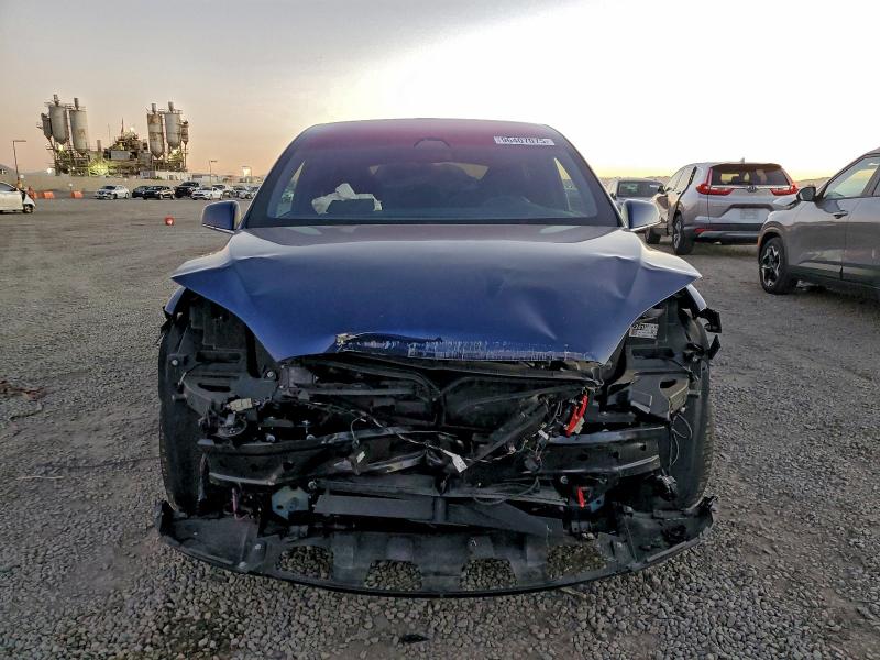 Photo 5 from auction – 2018 TESLA MODEL X with VIN 5YJXCAE21JF142849