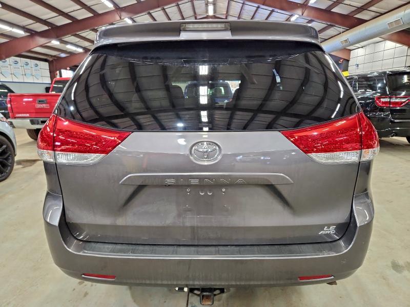 Photo 6 from auction – 2011 TOYOTA SIENNA LE with VIN 5TDJK3DC3BS022322