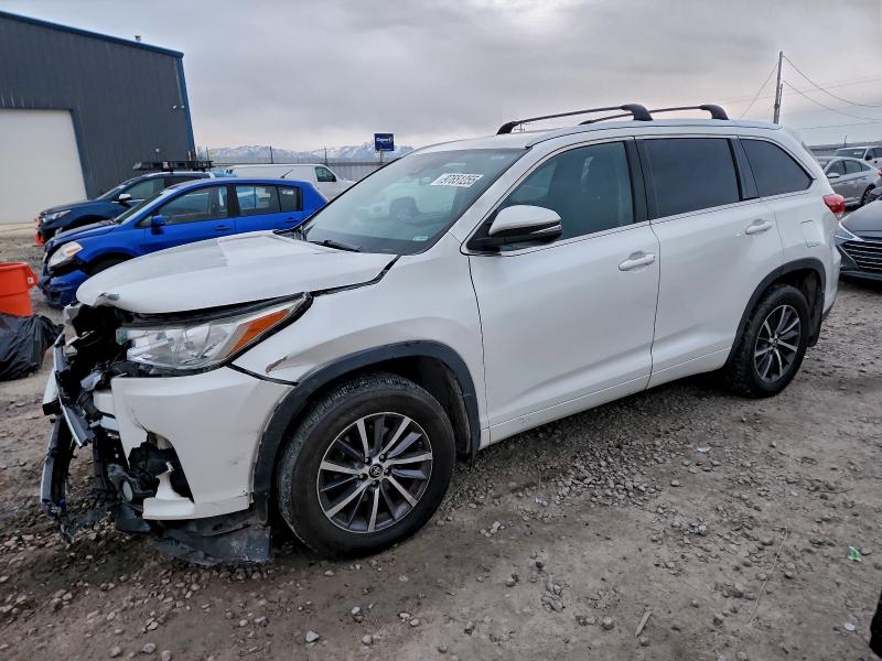 TOYOTA HIGHLANDER 2017 with VIN 5TDJZRFH7HS398229 - Photo from auction