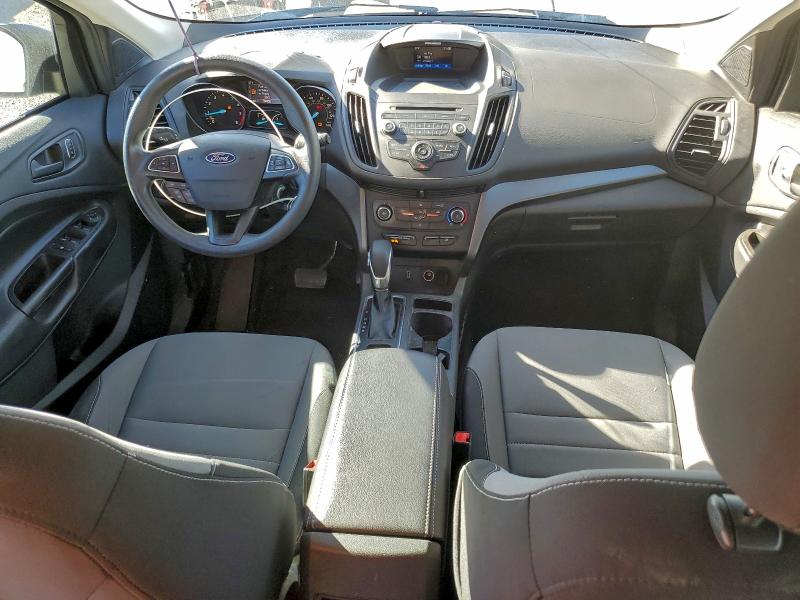 صورة رقم 8 من المزاد - 2017 FORD ESCAPE S مع VIN 1FMCU0F78HUC95774
