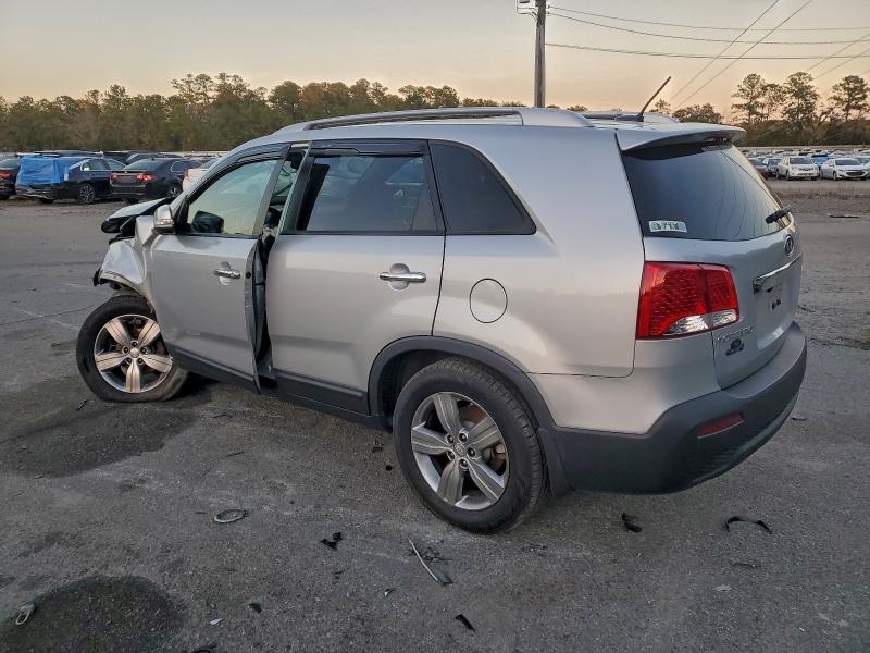 Photo 2 from auction – 2013 KIA SORENTO EX with VIN 5XYKU4A68DG419348