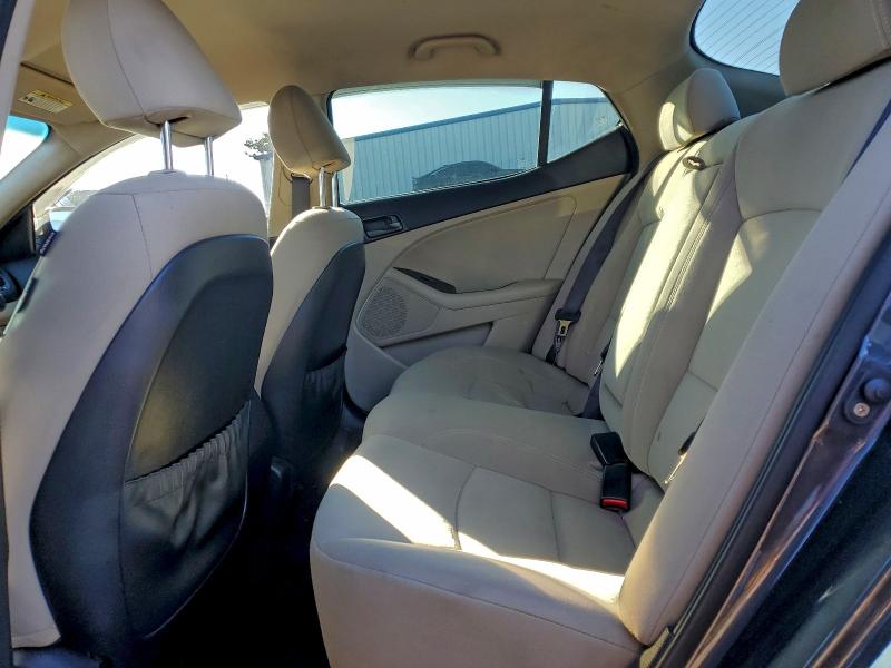 Photo 10 from auction – 2015 KIA OPTIMA LX with VIN KNAGM4A7XF5620627