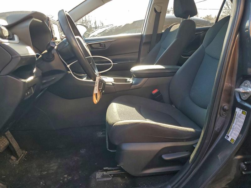 Photo 7 from auction – 2020 TOYOTA RAV4 LE with VIN 2T3F1RFV3LC116485