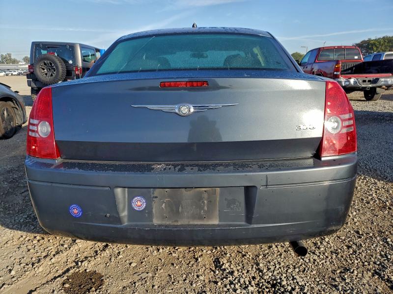 Photo 6 from auction – 2008 CHRYSLER 300 LX with VIN 2C3KA43R58H136840