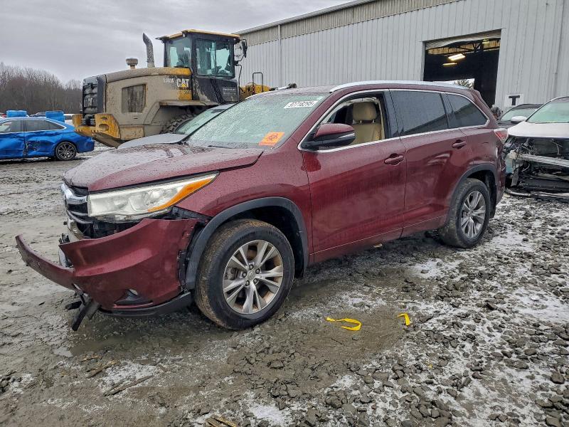 TOYOTA HIGHLANDER 2015 with VIN 5TDJKRFH4FS120468 - Photo from auction