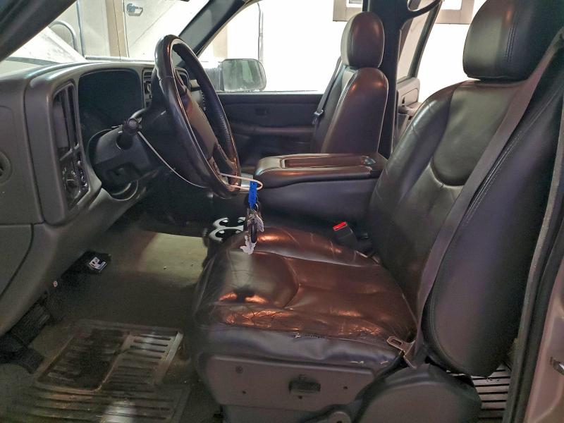 Photo 7 from auction – 2004 CHEVROLET SILVERADO with VIN 1GCHC23G64F198018