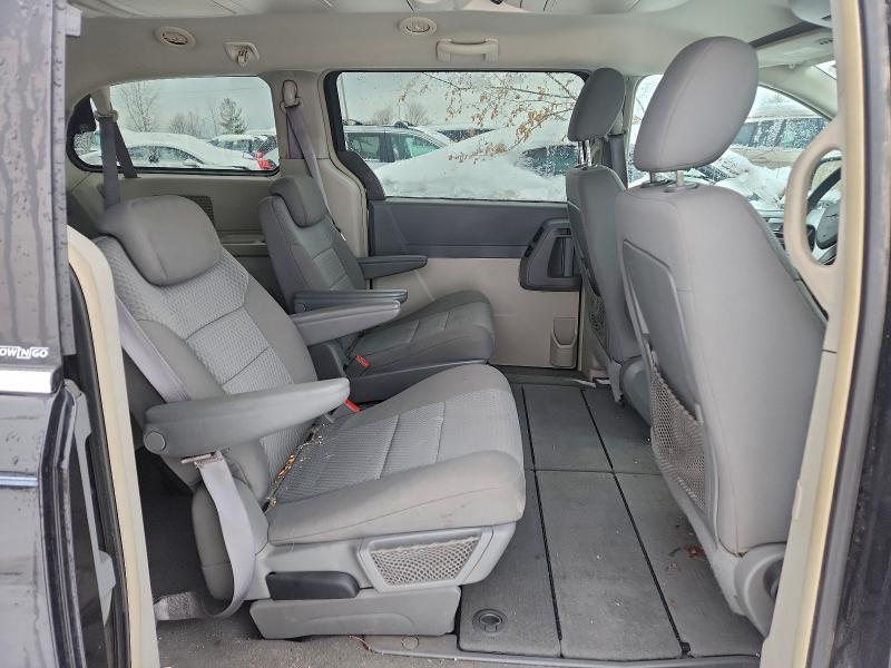 Photo 11 from auction – 2010 CHRYSLER TOWN & COU with VIN 2A4RR5D19AR110527