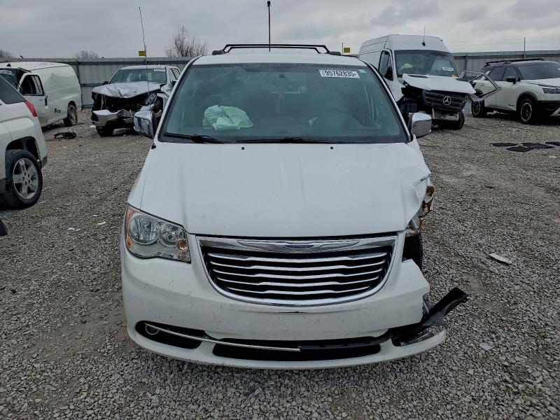 Photo 5 from auction – 2015 CHRYSLER TOWN & COU with VIN 2C4RC1CG9FR525974