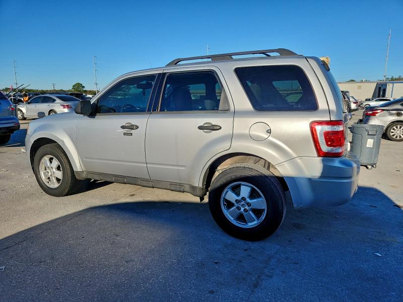 Photo 2 from auction – 2010 FORD ESCAPE XLT with VIN 1FMCU0DG9AKD32593