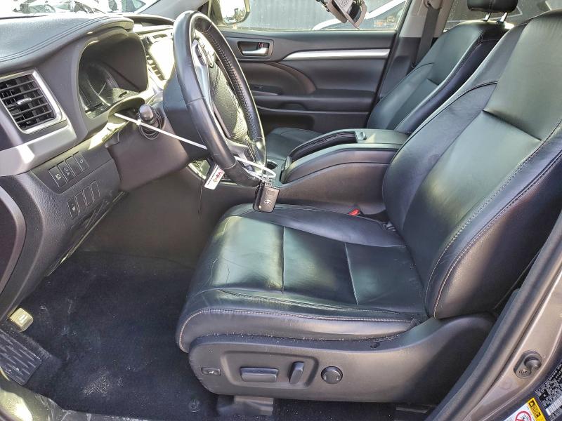 Photo 7 from auction – 2018 TOYOTA HIGHLANDER with VIN 5TDJZRFH5JS881062